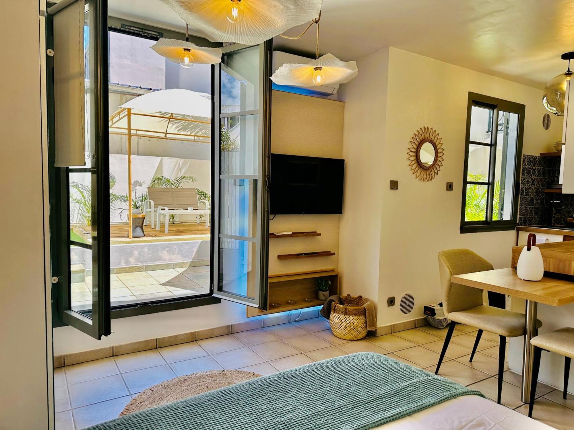 Le Coeur Daisy'L Saint Denis Centre Apartment ภายนอก รูปภาพ